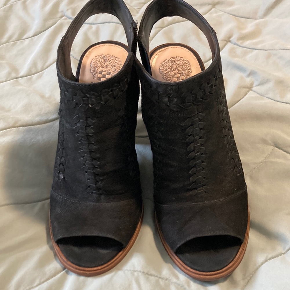 Vince Camuto black leather open toe and ankle